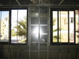 מיגון חלון עבור מוסד בטחוני,