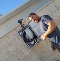 מושיקו שירותי חשמל