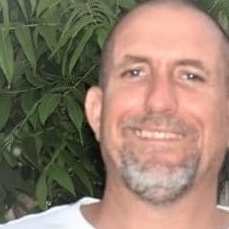 נתן חשמל