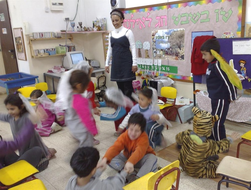 סיפורי אליה - חוגים לילדי הגן נדנדה  