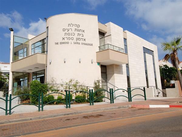 שמיע יגאל   