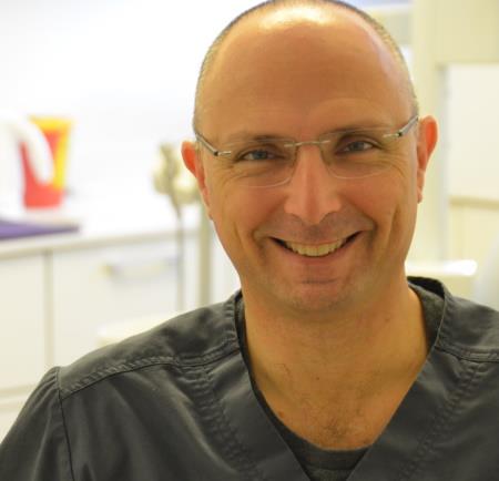 ד"ר ניצן שלזינגר   