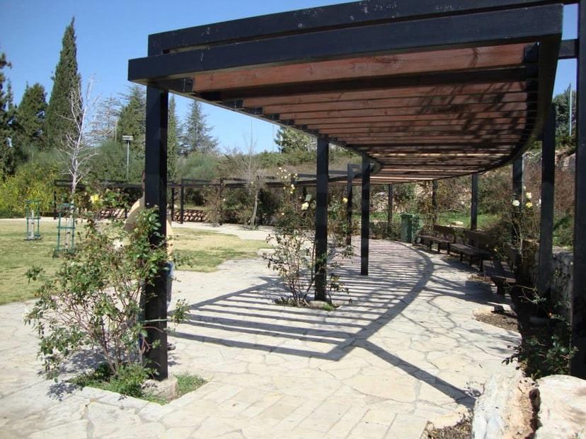 הבית והנוף - אמנות בתכנון הגן   