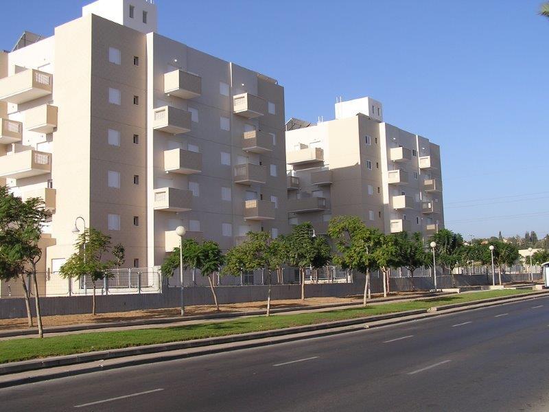 גלובוס אינטרנשיונל השקע בנין בעמ   