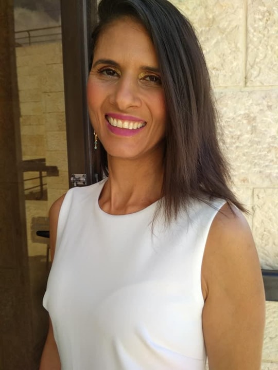אילה כהן - מאפרת עד הבית   