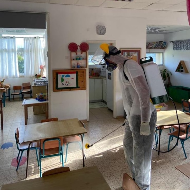 אורנה המדבירה   
