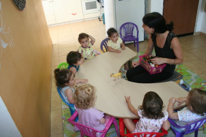 המשפחתון של שרון   