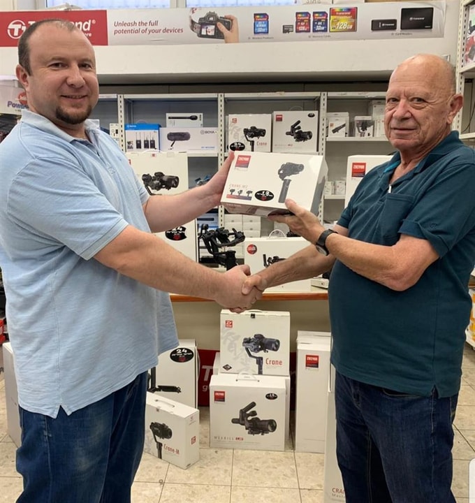ארגול שיווק והפצה צרכי צילום בעמ   