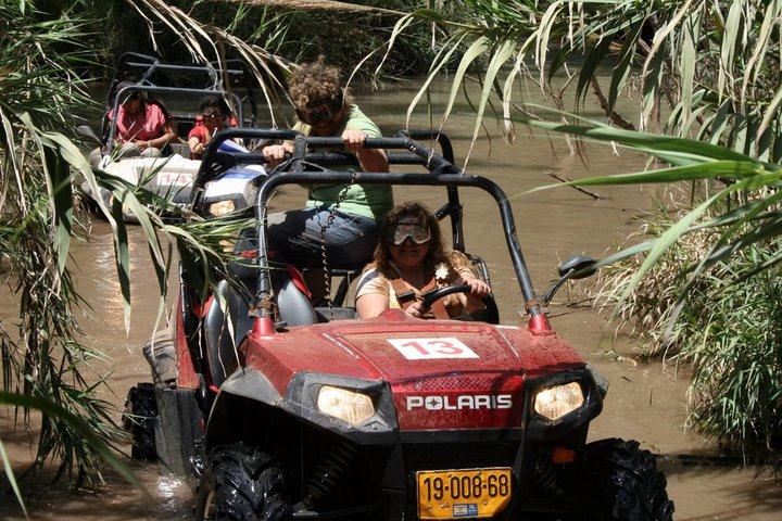 באגי בשטח מעבר מים עמוקים - חוית אקסטרים  