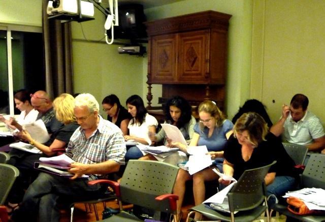 שורשים - ביה"ס להערכת אמנות ועתיקות תלמידים בקורס בשורשים  