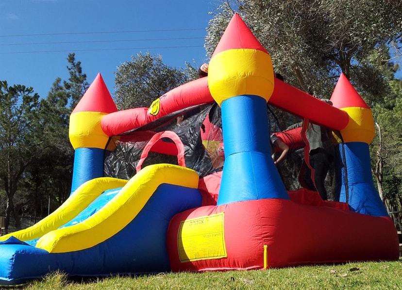 HAPPY DAY - ציוד לאירועים תיאטרון סיפור: "סופה המר של מכונת הסוכר"  