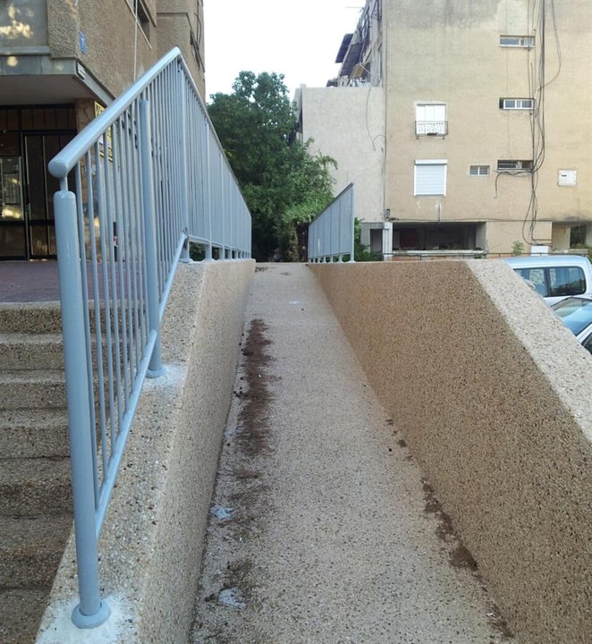 מסגריית נחום   