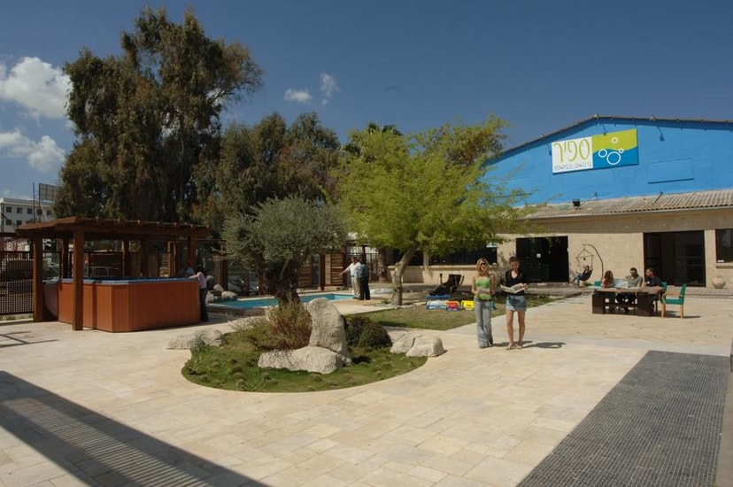 ספיר בריכות שחייה ומערכות ספא   