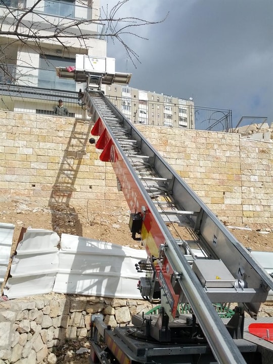 כלב מנופי הרמה גבעת משואה  