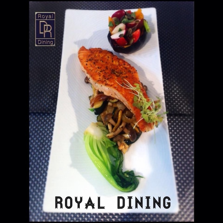 ROYAL DINING CATERING   
