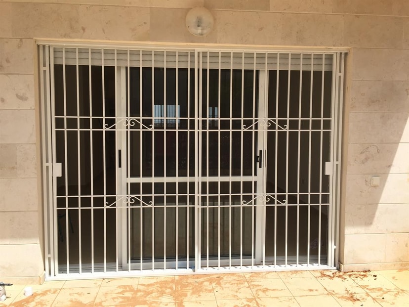 מסגריית אמיר סורג הזזה  
