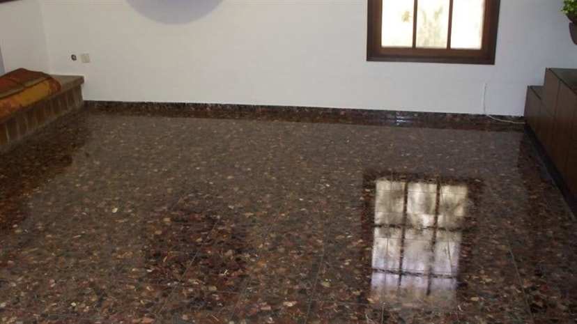 גינדי הברקות ופוליש הברקה אקרילית וחידוש מרצפות טראצו  