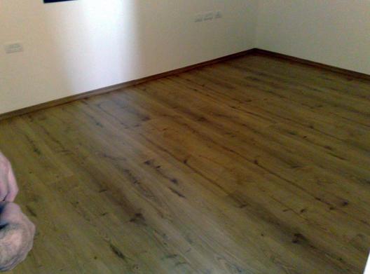 אריאל אביקם פרקט ודק