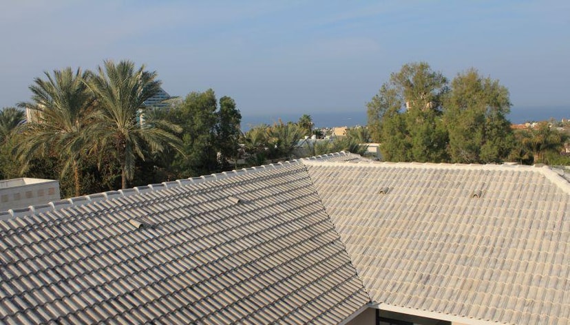 אור גגות רעפים   